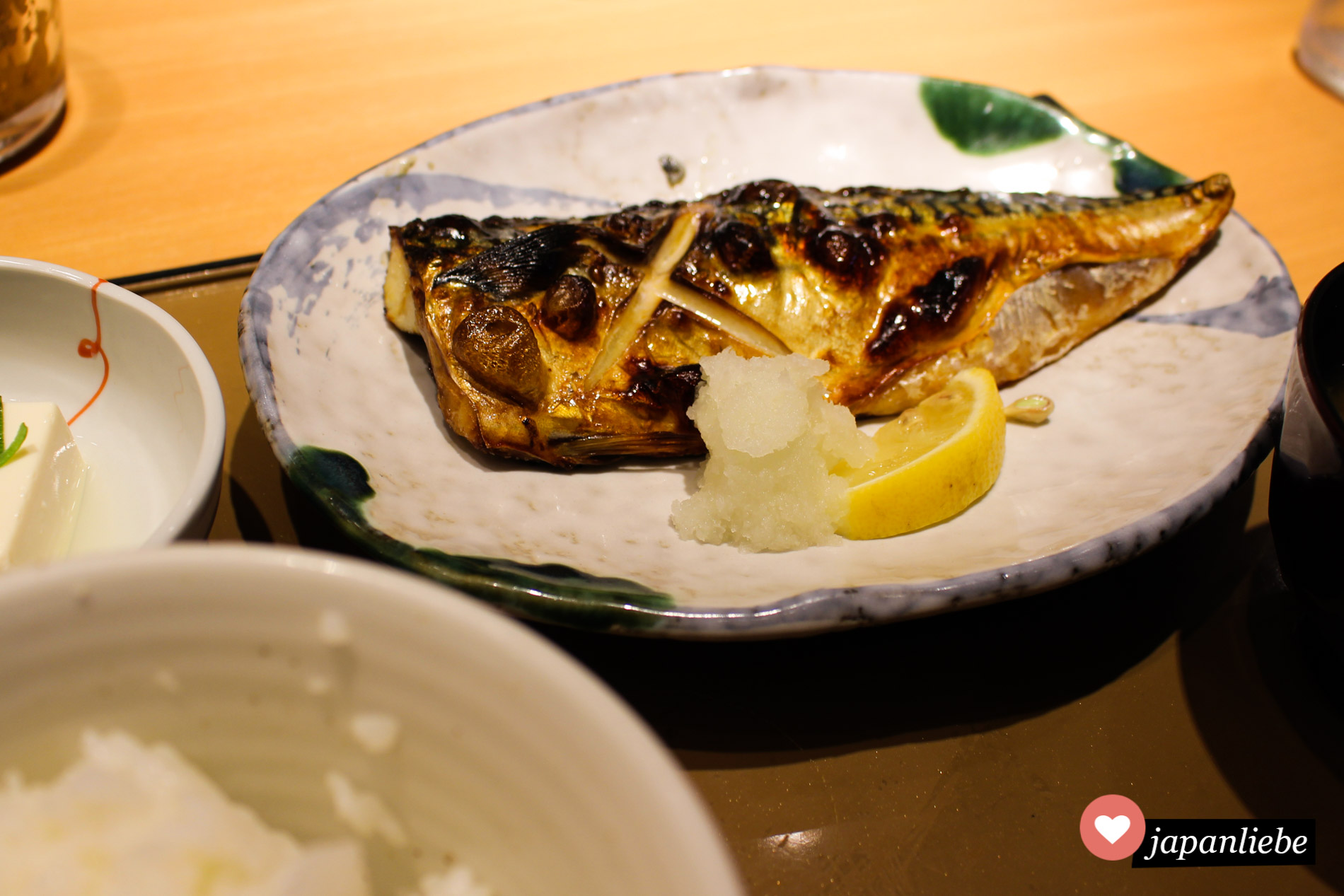 Besonders lecker ist Fisch zum japanischen Frühstück, wenn er frisch gegrillt wurde.