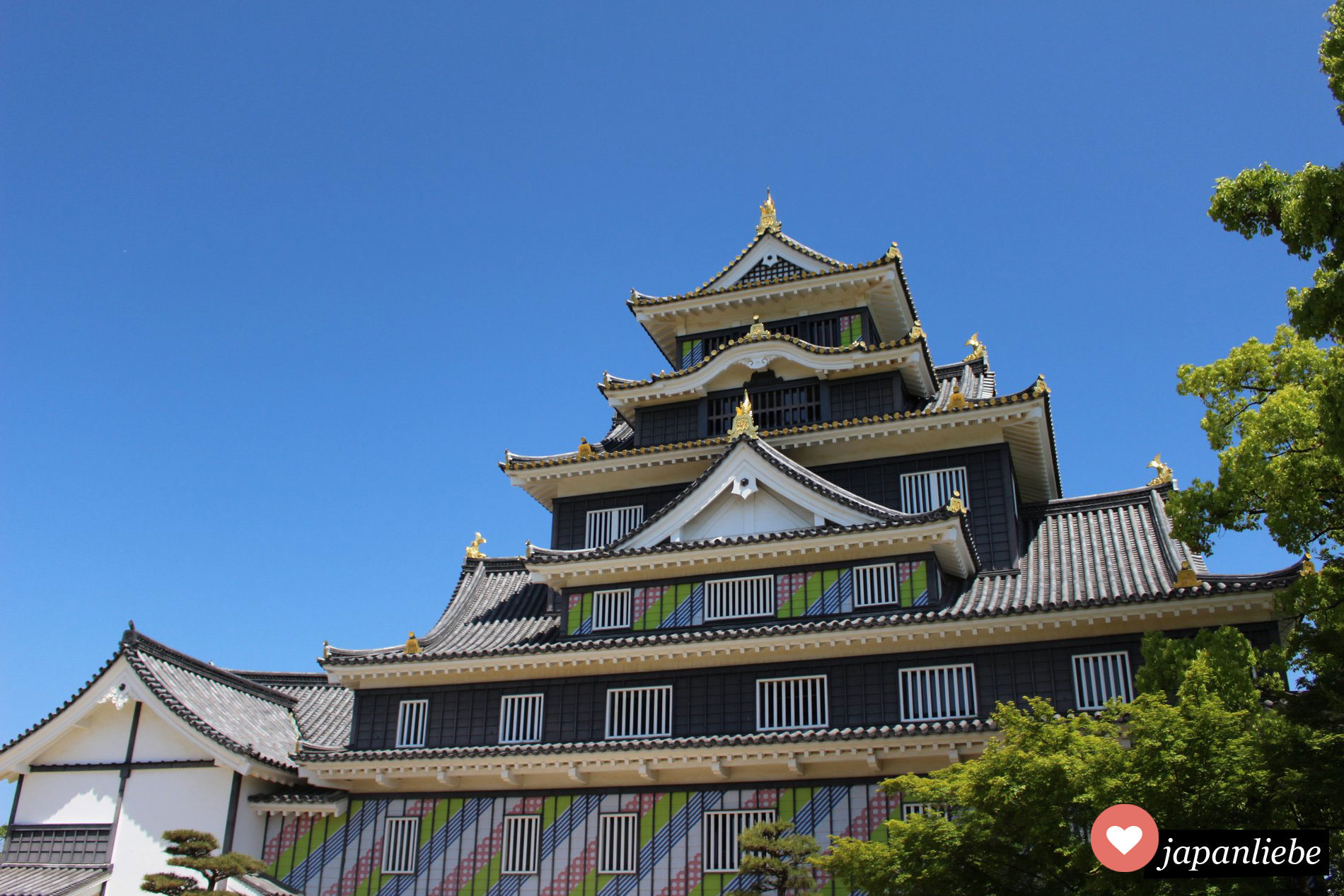 Die schwarze Krähenburg von Okayama dekoriert mit mt Masking Tape