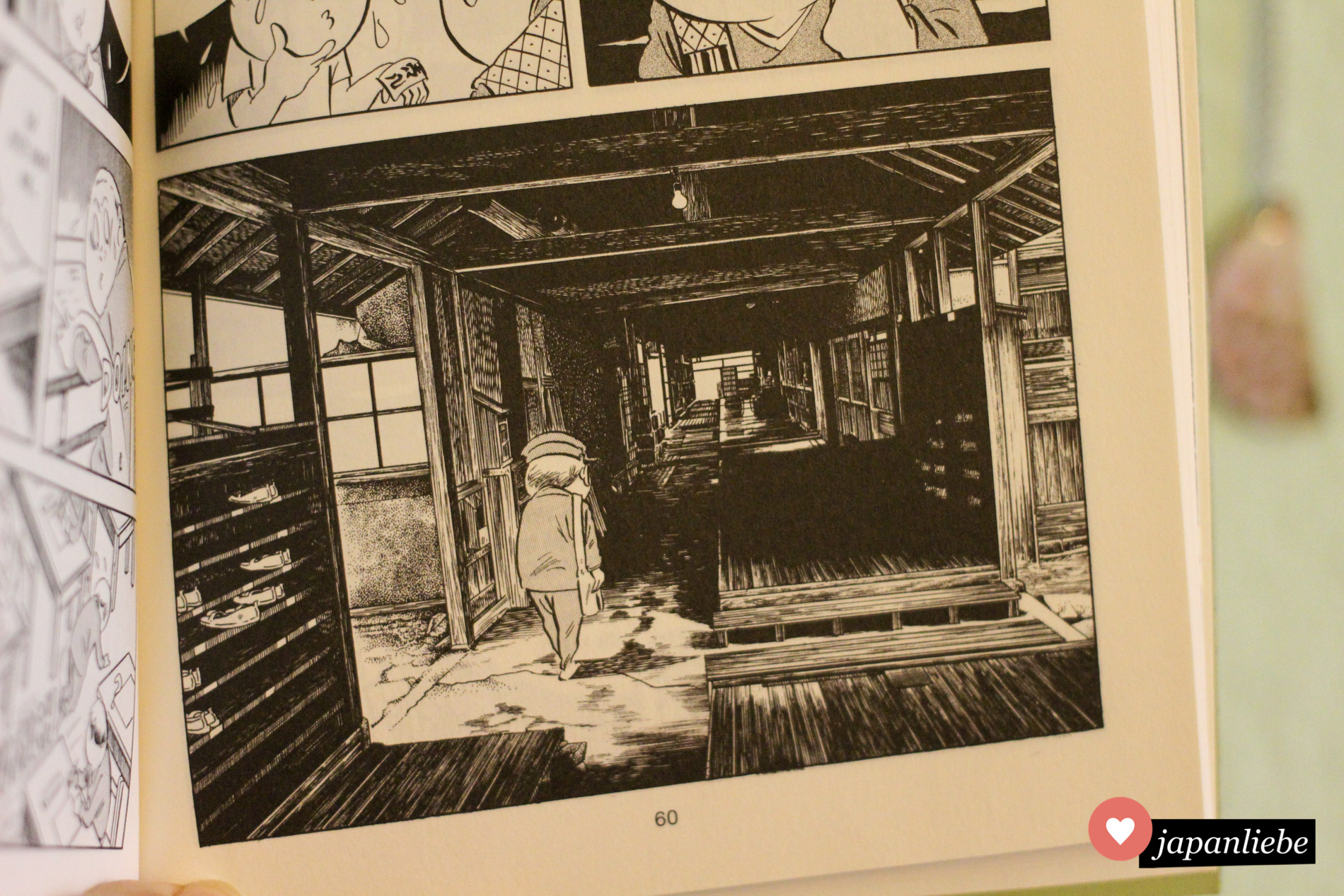 Die Zeichnungen in Shigeru Mizukis Manga "Tante NonNon" sind eine Mischung aus ulkigen Figuren und detailgetreuen Hintergründen.