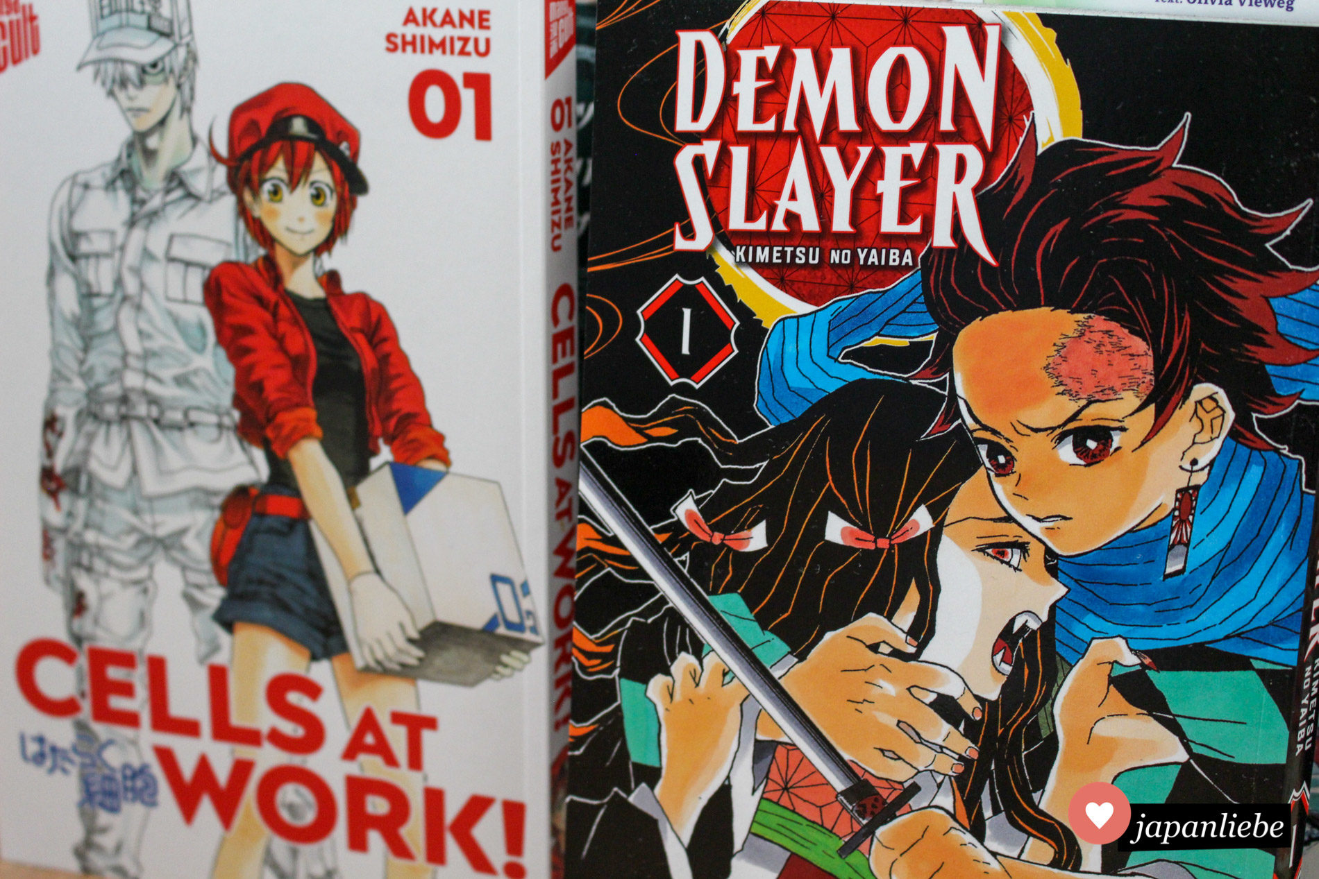 "Cells at Work!" und "Demon Slayer" Band 1