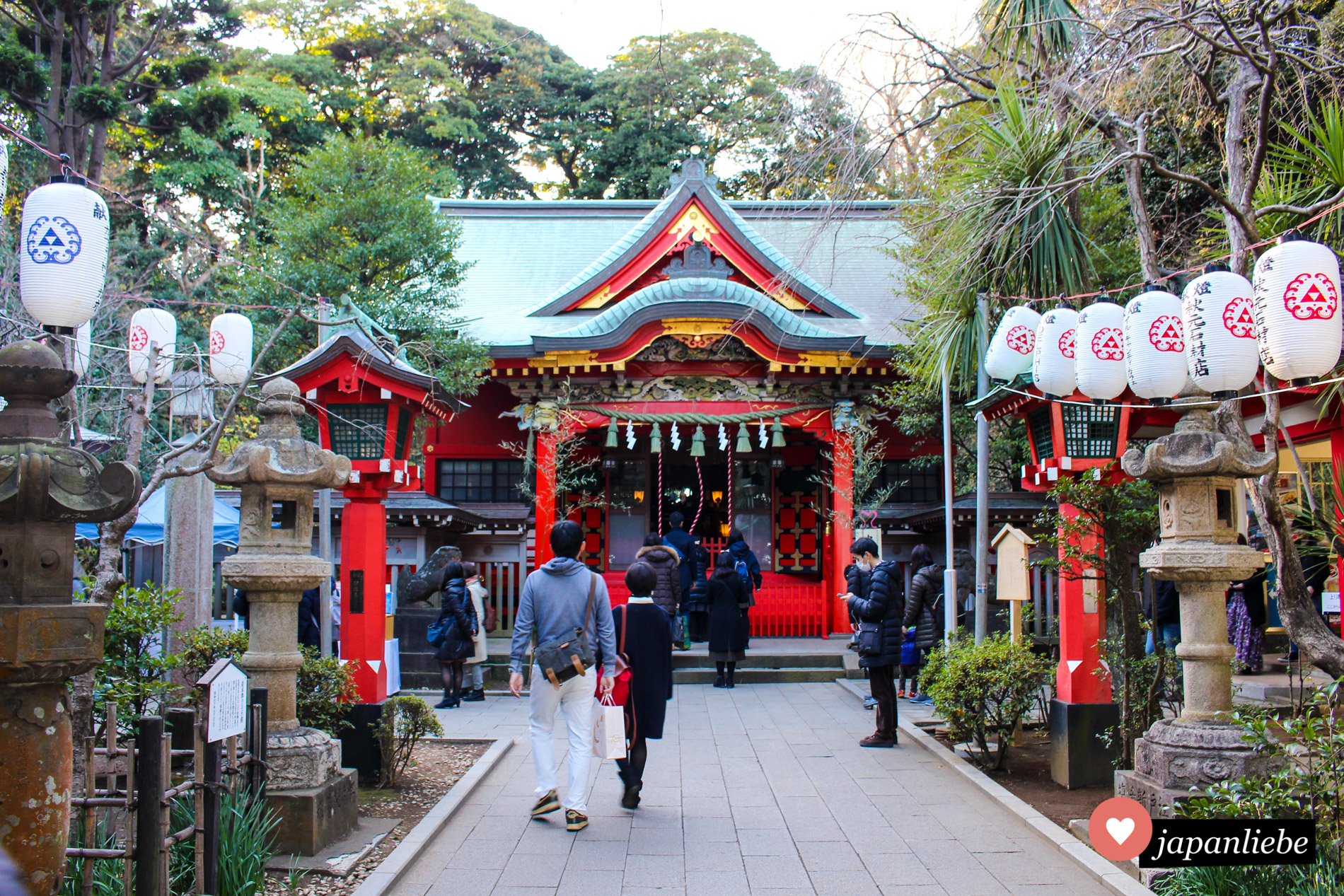 Hinter dem Enoshima-jinja verbergen sich insgesamt drei Schreine.