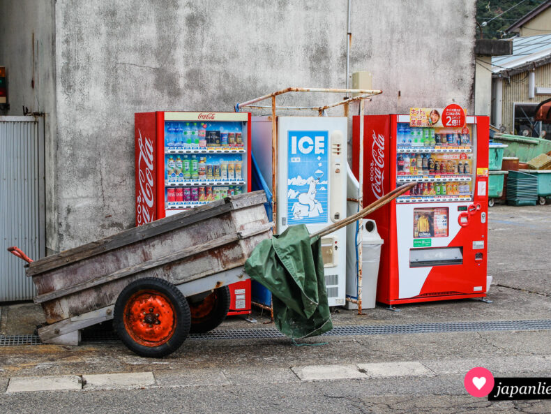Japanische Getränkeautomaten sieht man selbst in den entlegensten Ecken.