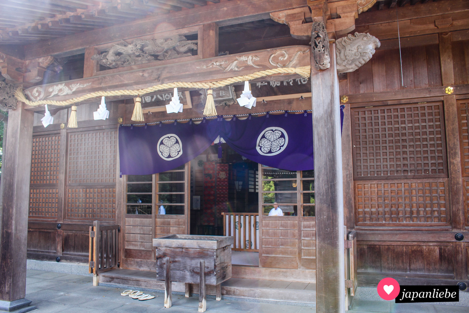 Im Vergleich: ein sehr dünnes shimenawa am Jozan Inari-Schrein in Matsue.