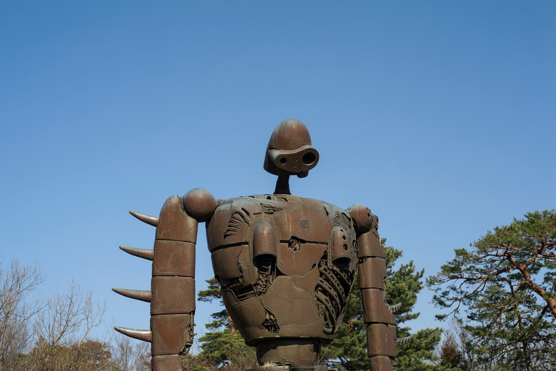 Ein Roboter aus „Das Schloss im Himmel“ steht in Originalgröße im Ghibli Museum.(Foto: Alex Rerh, Unsplash, https://unsplash.com/photos/4pbDkpNslzk)