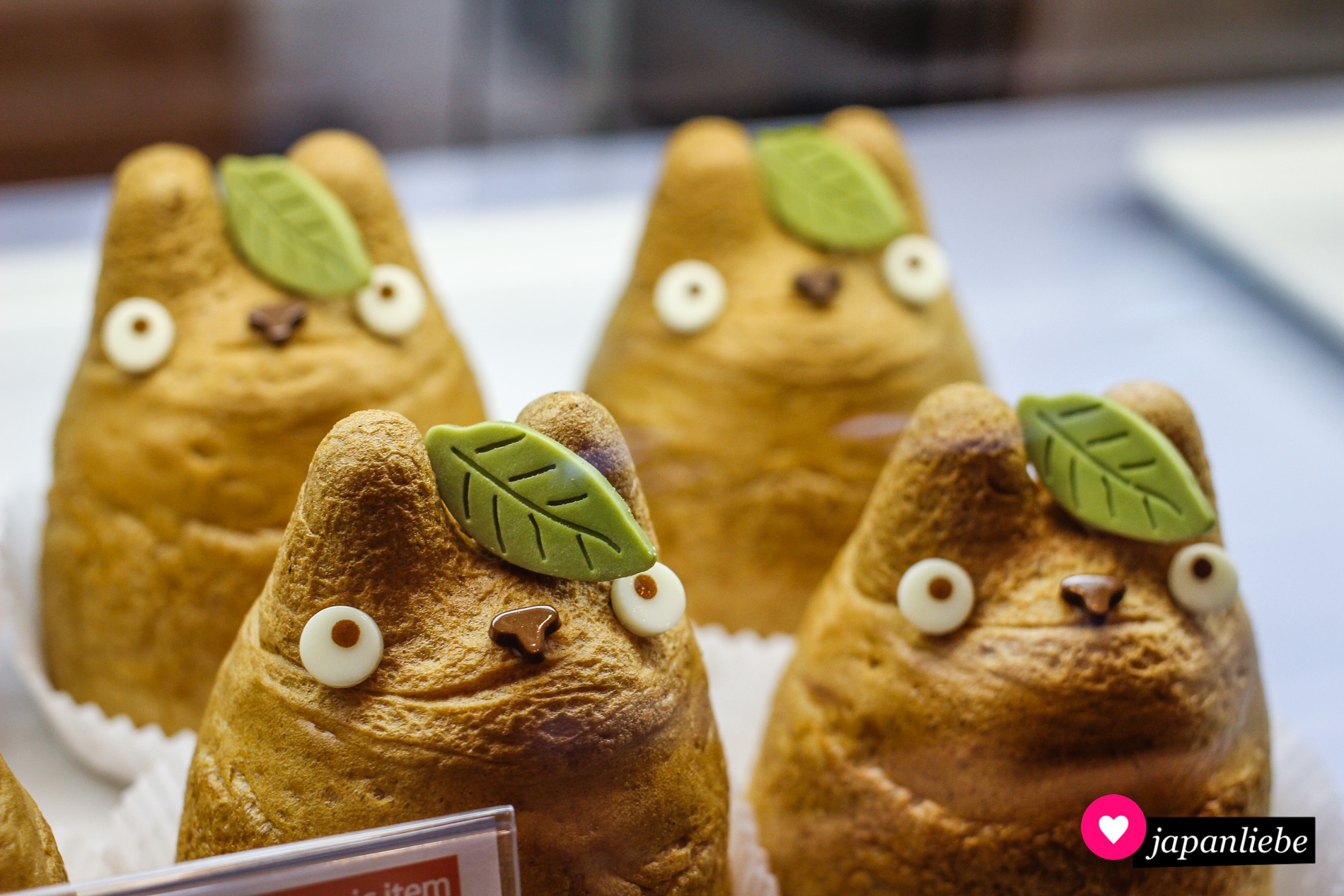 Die „Shirohige Cream Puff Factory“ ist eine bezaubernde Bäckerei in Tōkyō, die mit Windbeuteln im Totoro-Design berühmt geworden sind.