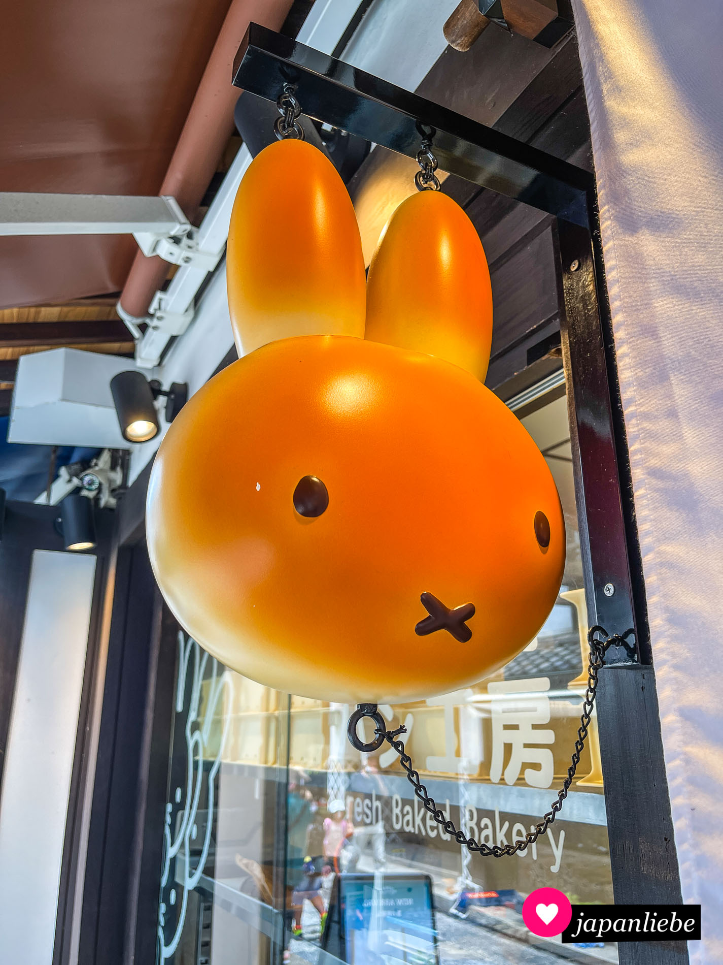 Nicht zu übersehen: das Aushängeschild der Miffy Bäckerei in Kurashiki.