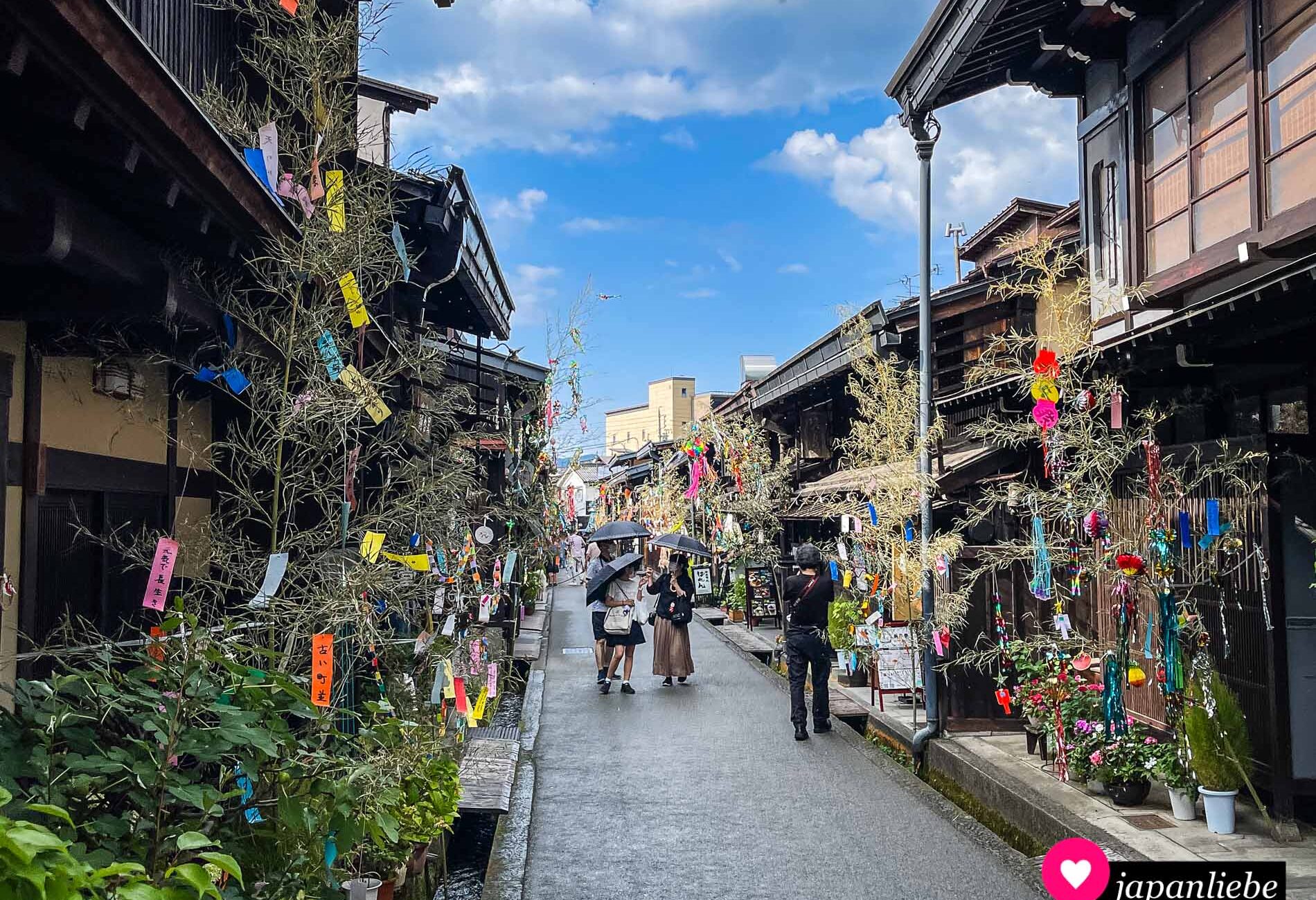 Die Altstadt von Takayama mit Tanabata.Dekoration.